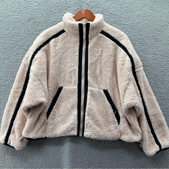JoyLab Piped High Pile Fleece Jacket Cream - Picture 2 of 9